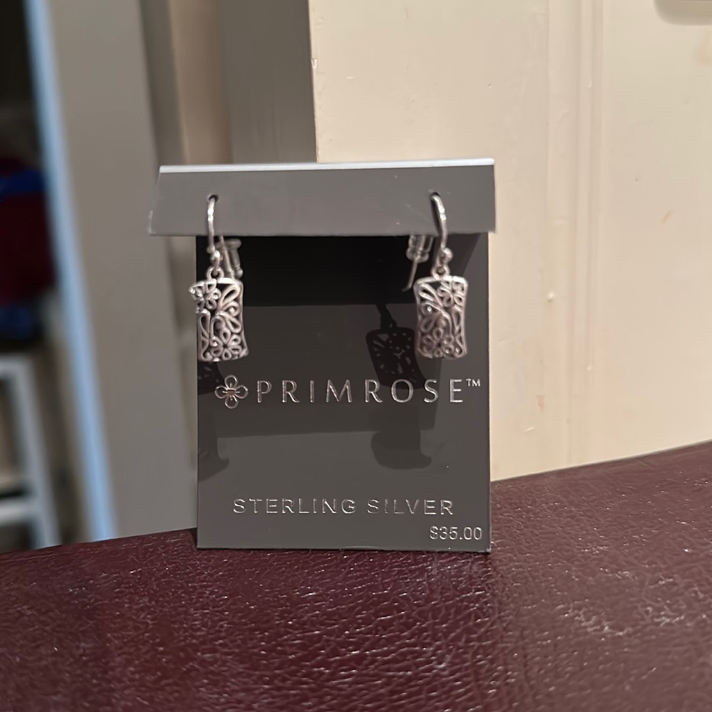 Womens Sterling Silver Earrings 18$